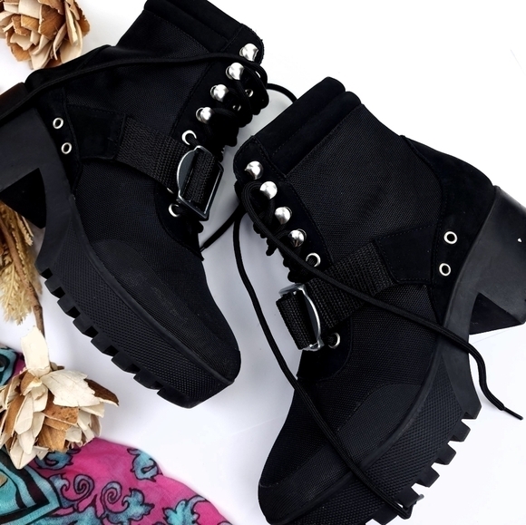 Steve Madden Sz 8.5m Black Platform Boots - Picture 1 of 13